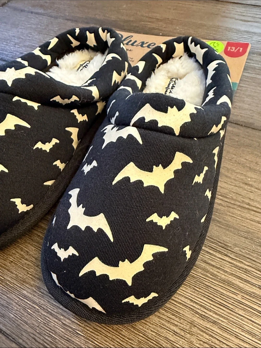 Dluxe by Dearfoams Kids Halloween Glow In the dark bat Slippers